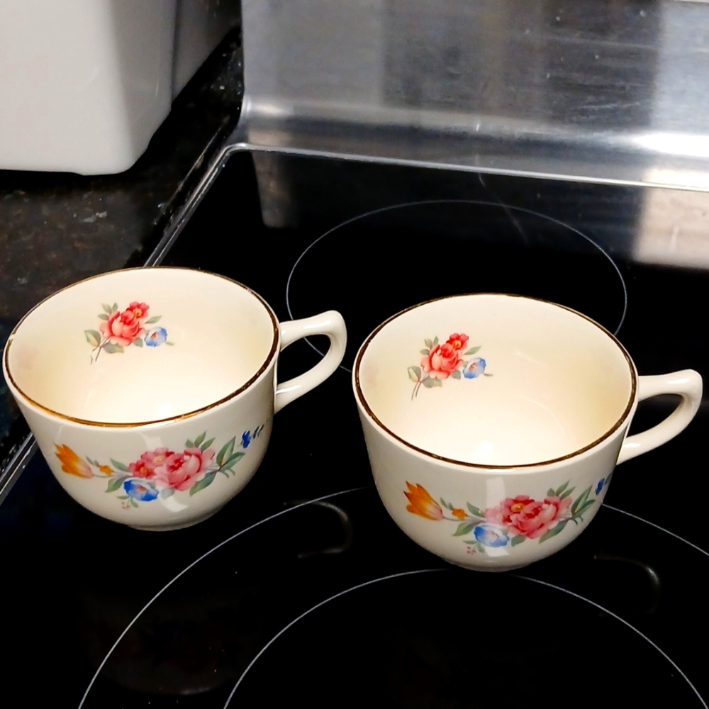 USA antique cups